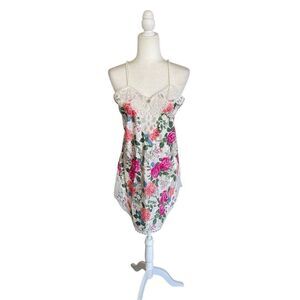 Cinema Etoile 90s Floral Lace Lingerie Slip – Size‎ Small